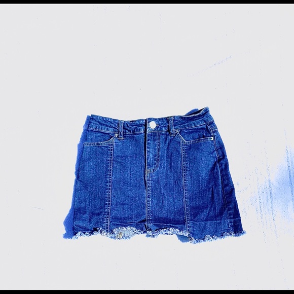 Cute jean skirt with reversible sequence shirt! - Picture 4 of 5